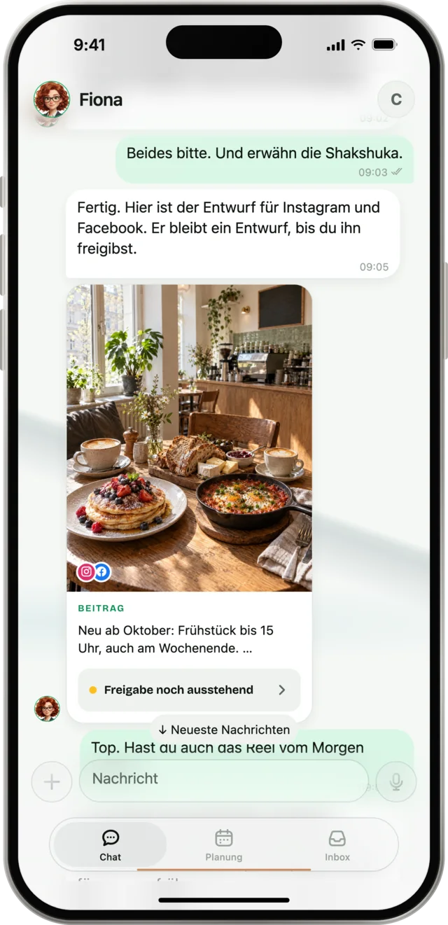 Chat mit Fiona in der Fiona-App mit einem Entwurf zur Freigabe